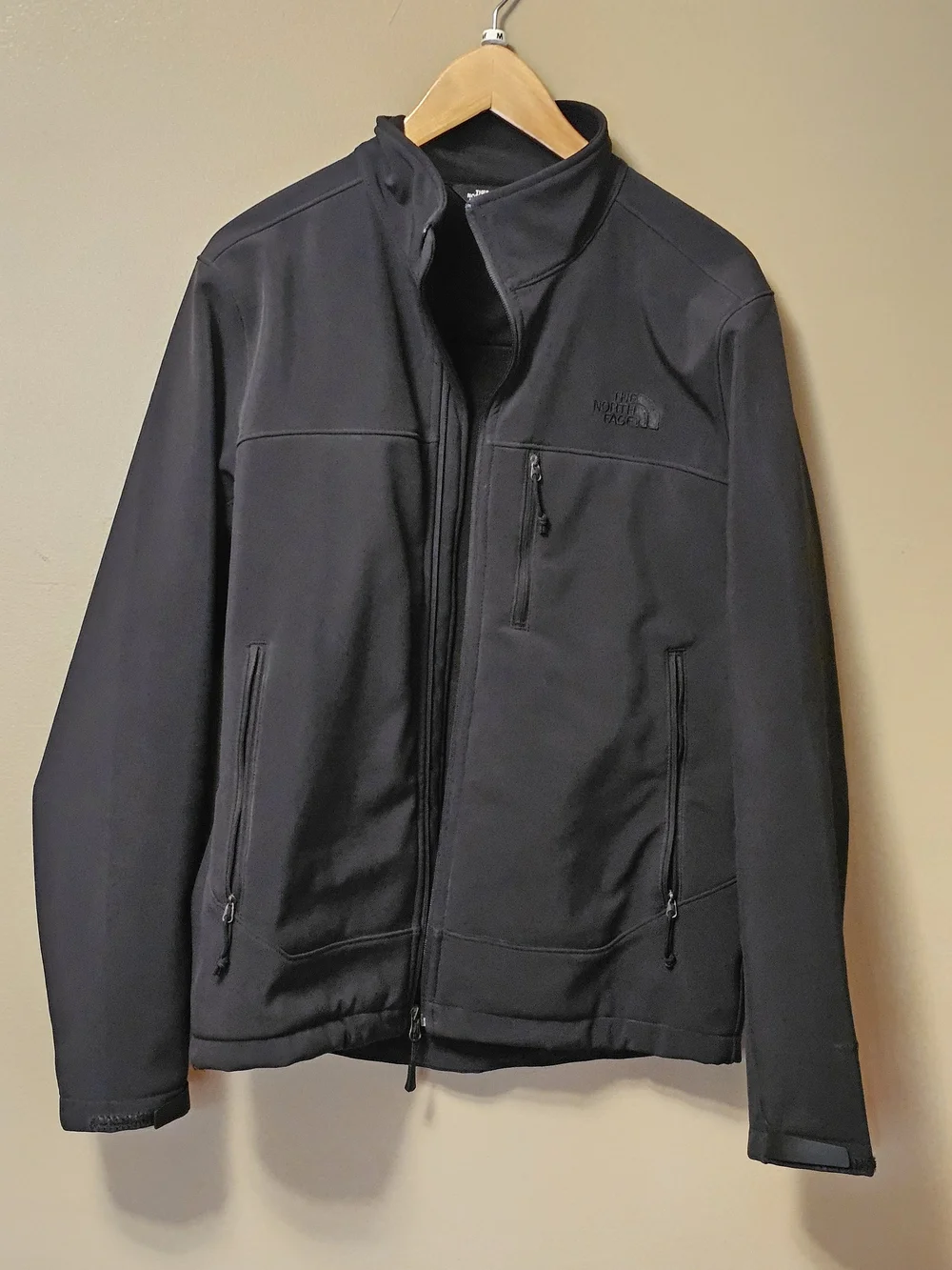 The North Face Men's Black Lightweight Softshell Jacket